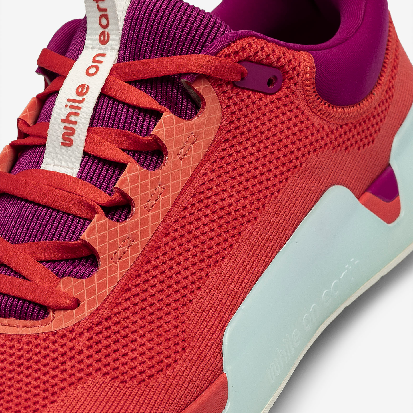 WHILE ON EARTH MOVE TRAINER FTN-Sorbelt/Salt